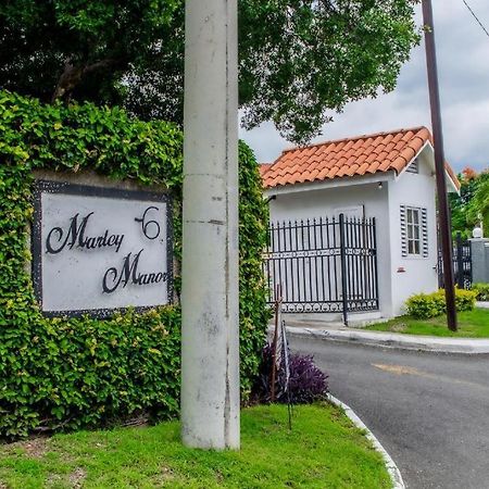 Finest Accommodation Marley Manor Apt # 513 Ground Floor 6 Marley Rd Kgn 6 คิงส์ตัน ภายนอก รูปภาพ